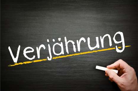Foto: Verjährung auf eine Tafel mit Kreide geschrieben